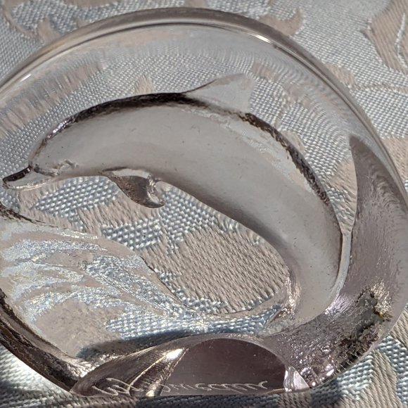 Vtg. Mats Jonasson Dolphin Sculpture Lead Crystal Signed Sweden 2" high x 2.5" - Picture 2 of 8